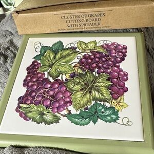 Avon Green and Purple Grape Cutting Board with Spreader
